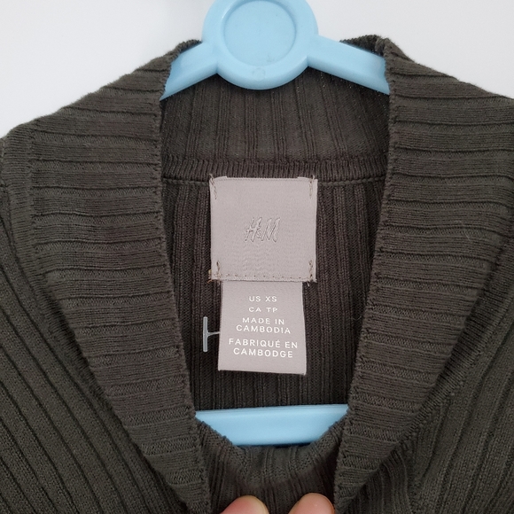 H&M Ribbed Mock Neck Sweater - Picture 5 of 5